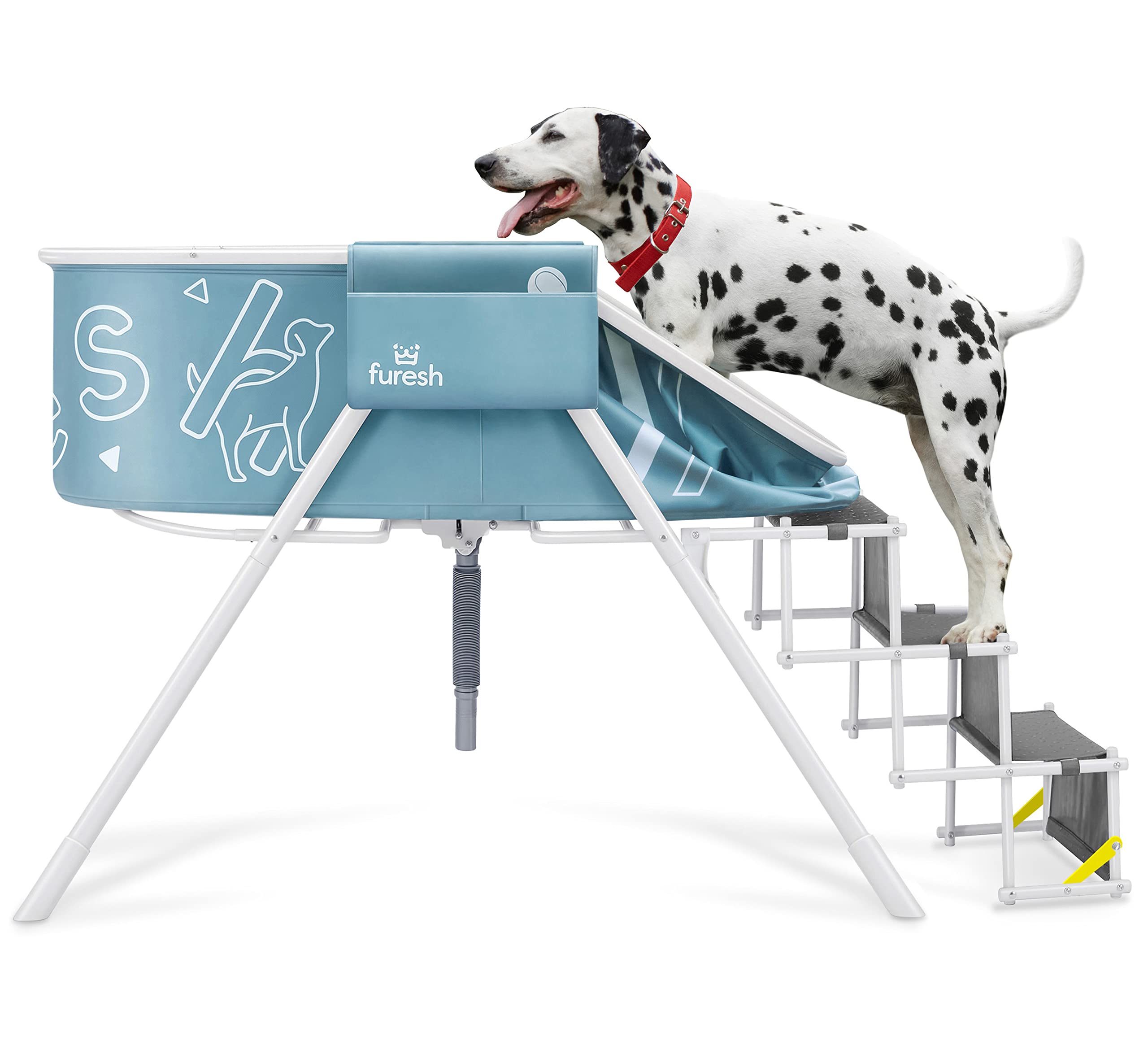 Furesh Big Dipper two-side pockets keep grooming essentials within reach.
