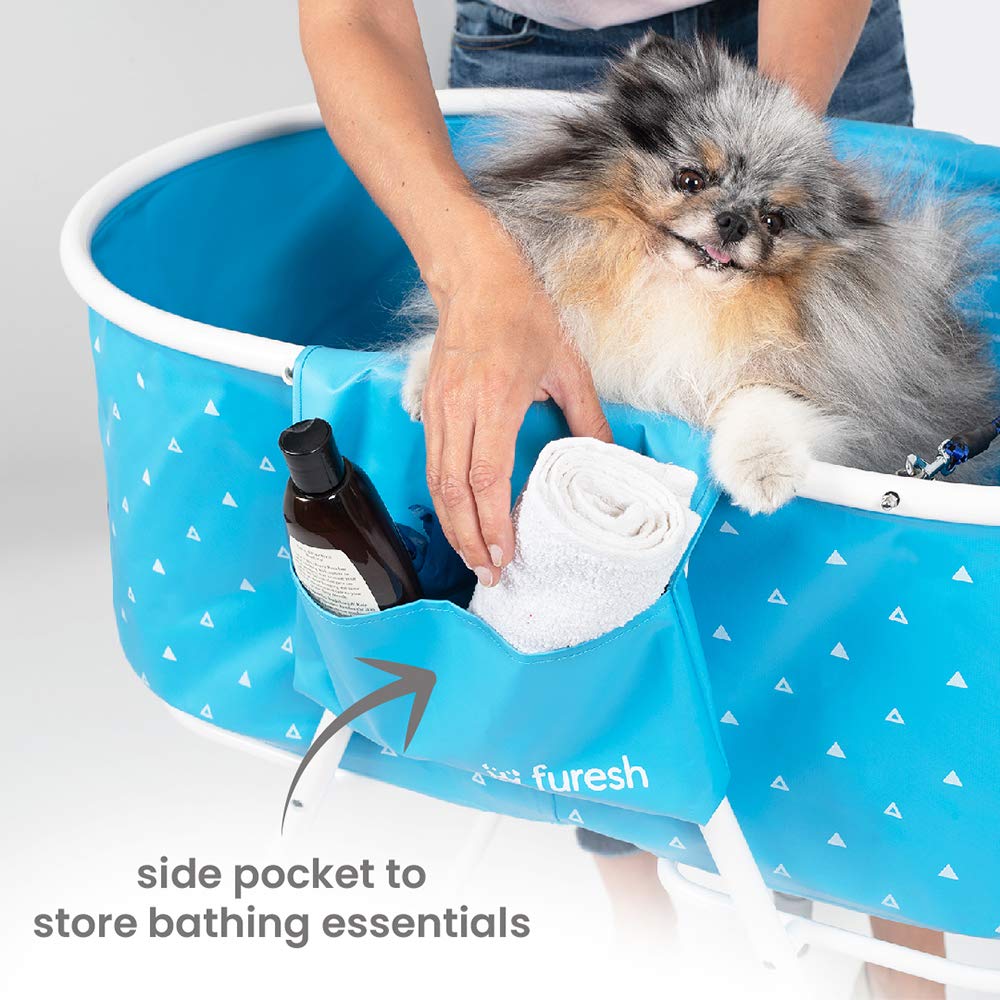 Furesh Little Dipper indoor-outdoor blue tub for versatile bathing.