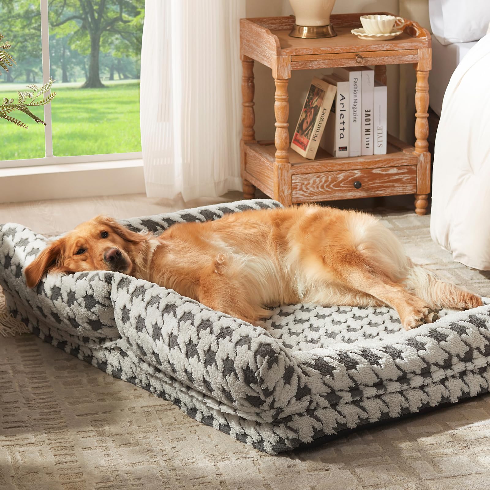 FURTIME bed in a modern room setup highlighting decor compatibility