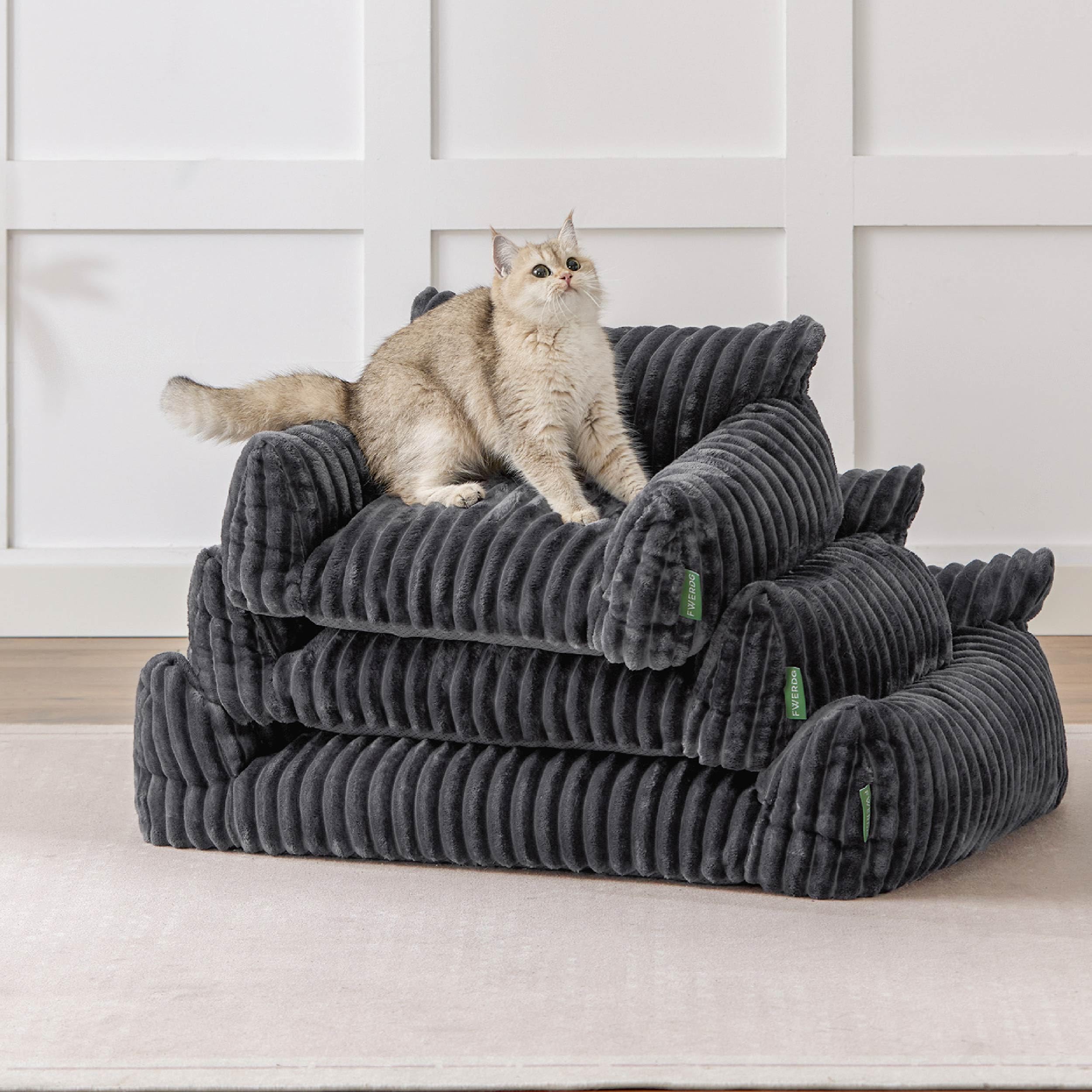 FWERDG Small pets up to 15 lb can use this couch bed.