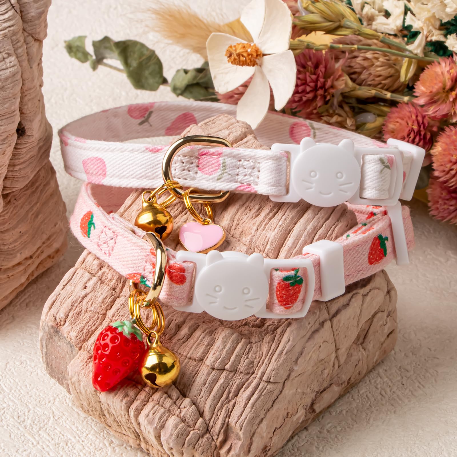 FYEQYAOU handmade cotton cat collar is bright, comfortable, and soft.