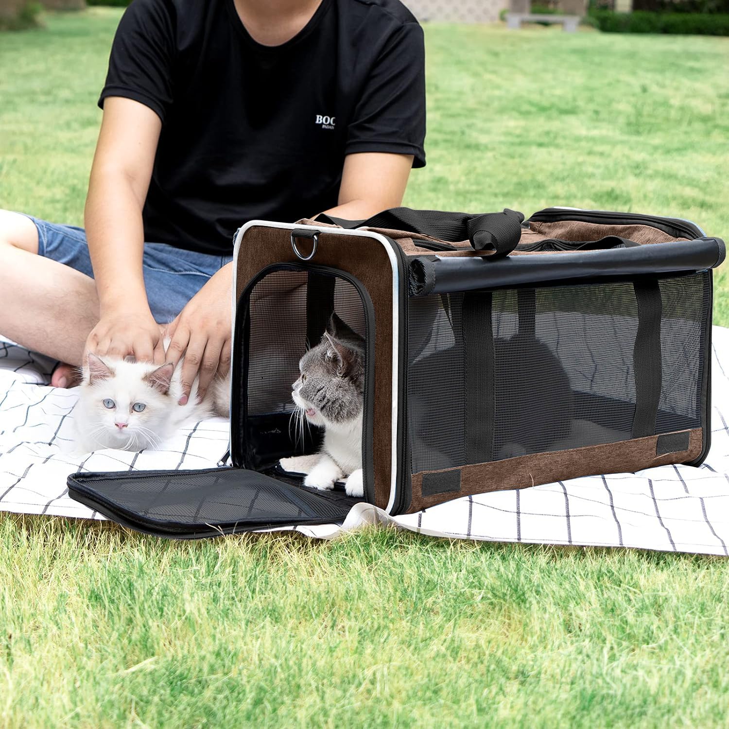 GAPZER pet carrier large cat mocha oxford-fabric exterior is durable for daily travel.