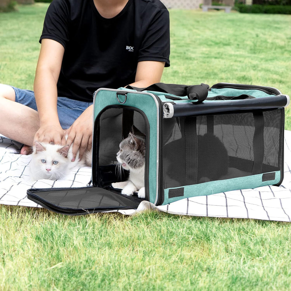 GAPZER removable washable liner for quick cleaning after trips.