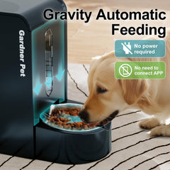 Gardner Pet food dispenser holding 2.6 kg of dry food for outings