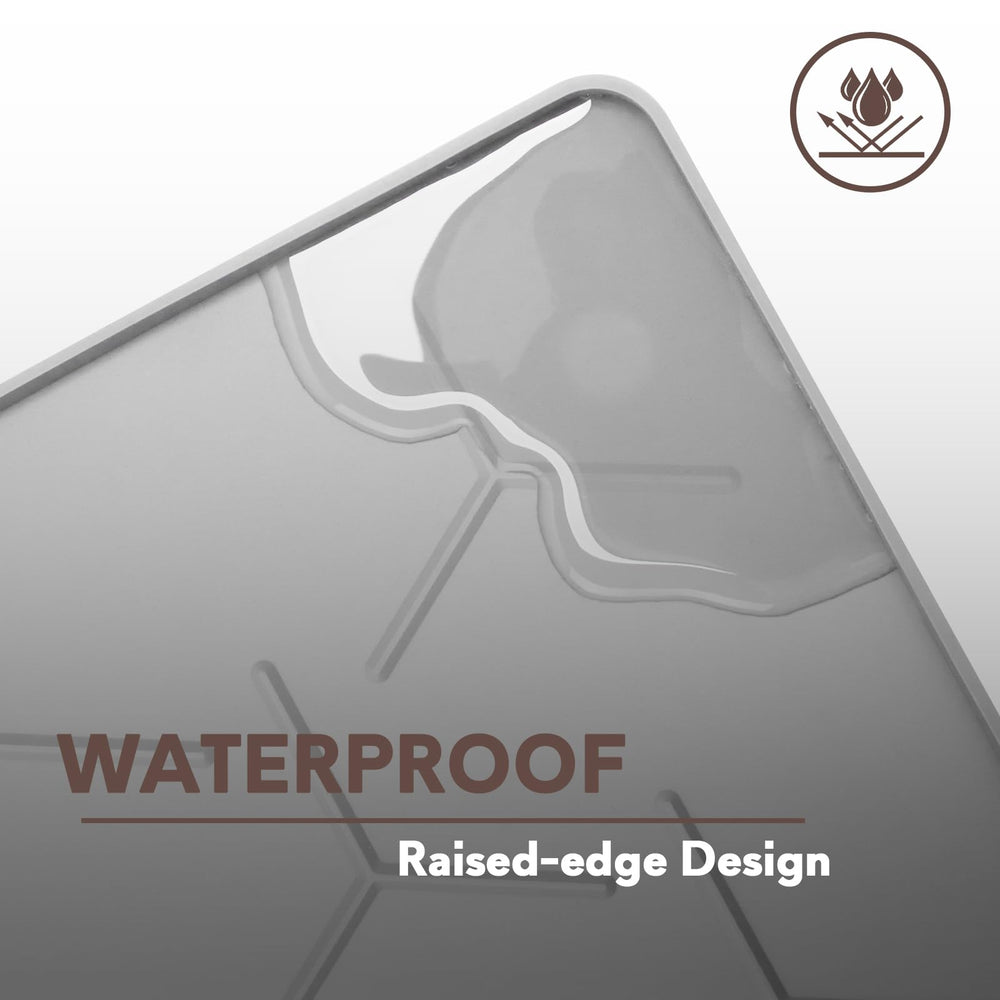 Garoopion cat litter mat floor-protection image showing waterproof, easy-to-clean surface.