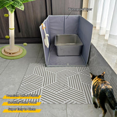 Gesomepurrz waterproof splash guard minimizes mess around the litter area.