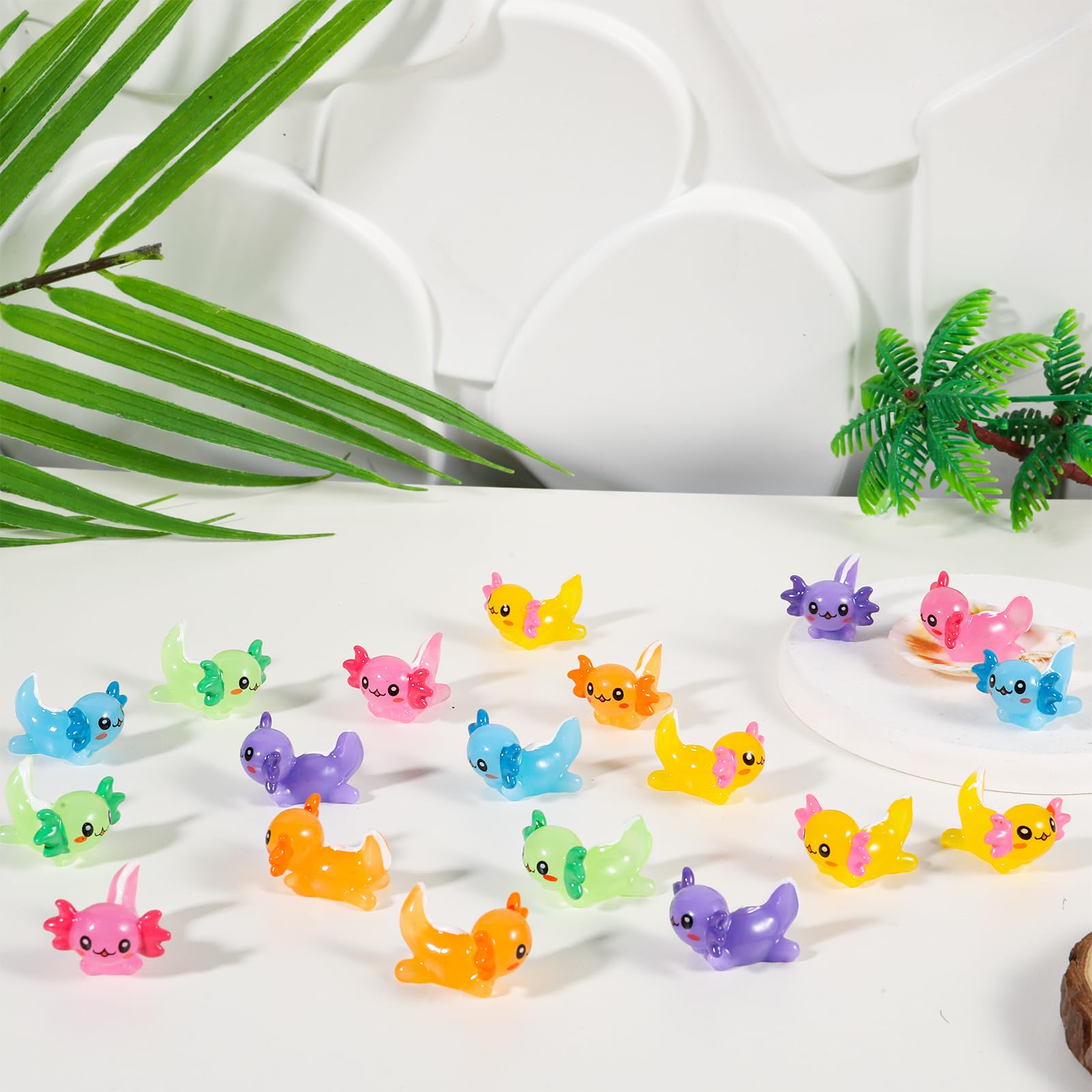 GGSTDDUP resin axolotls ideal for DIY crafts, party decor, and cake toppers.