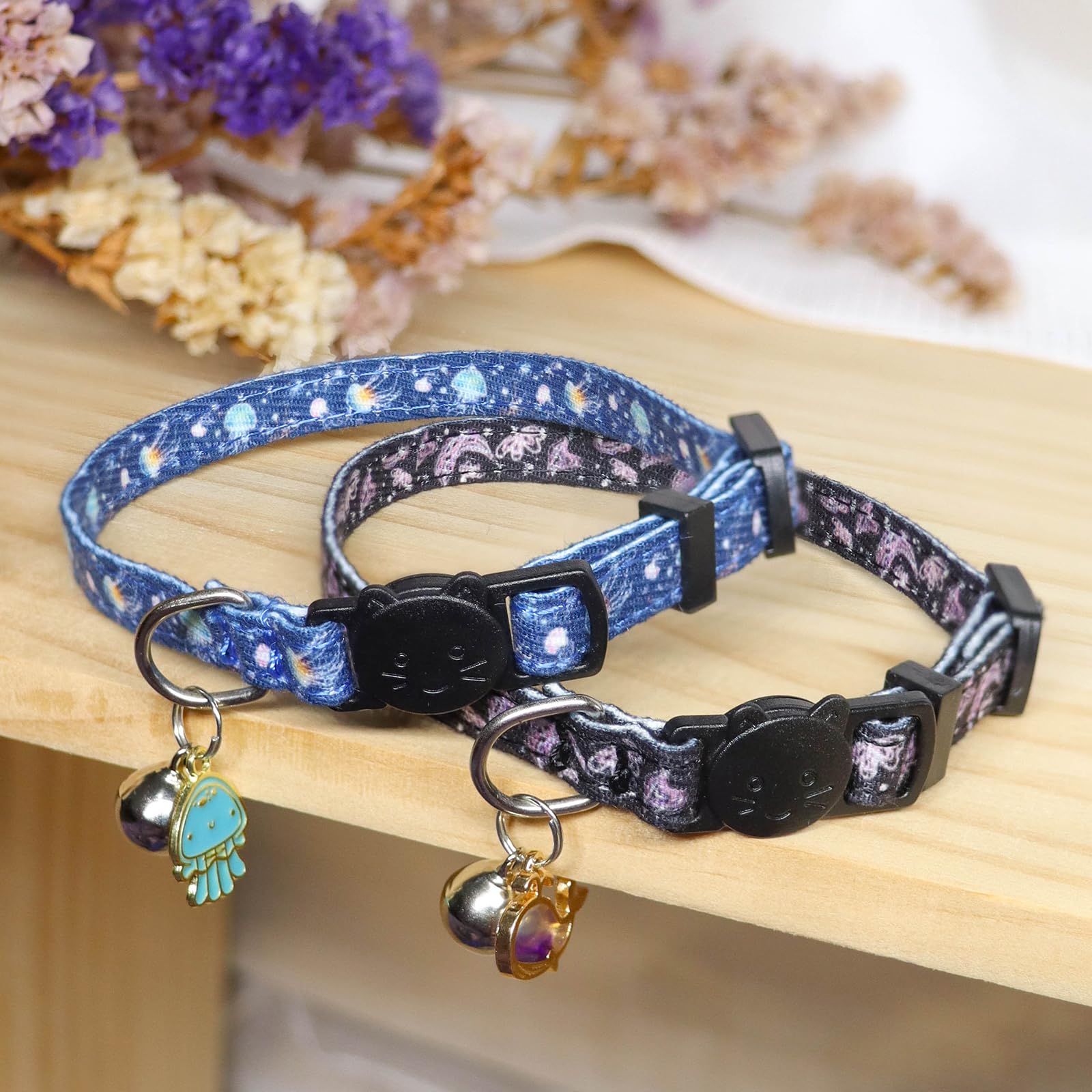 Giecooh cat collar breakaway buckle ensures quick release if it snags.