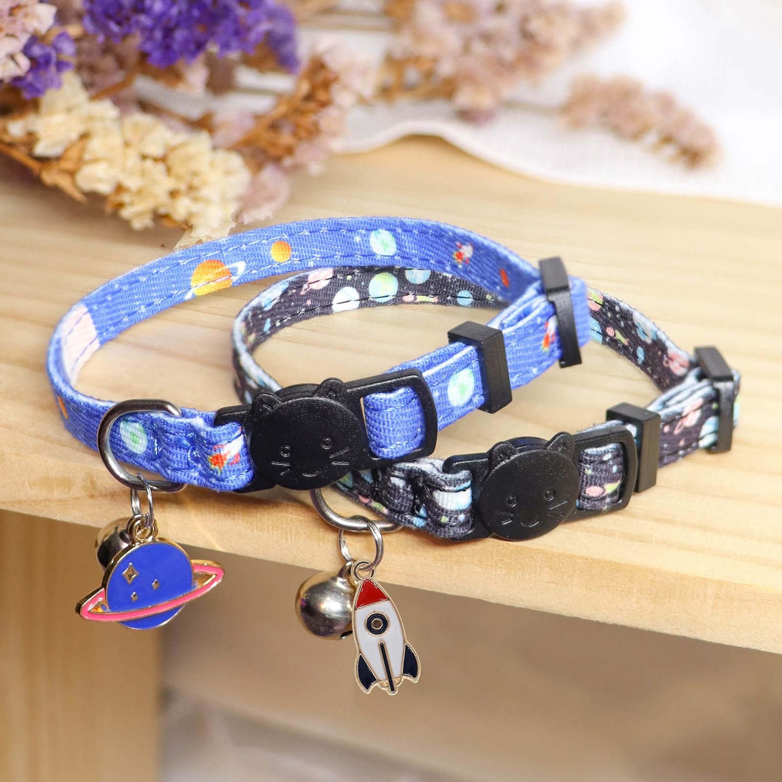 Giecooh cat collar planet pattern adds festive style for holidays.