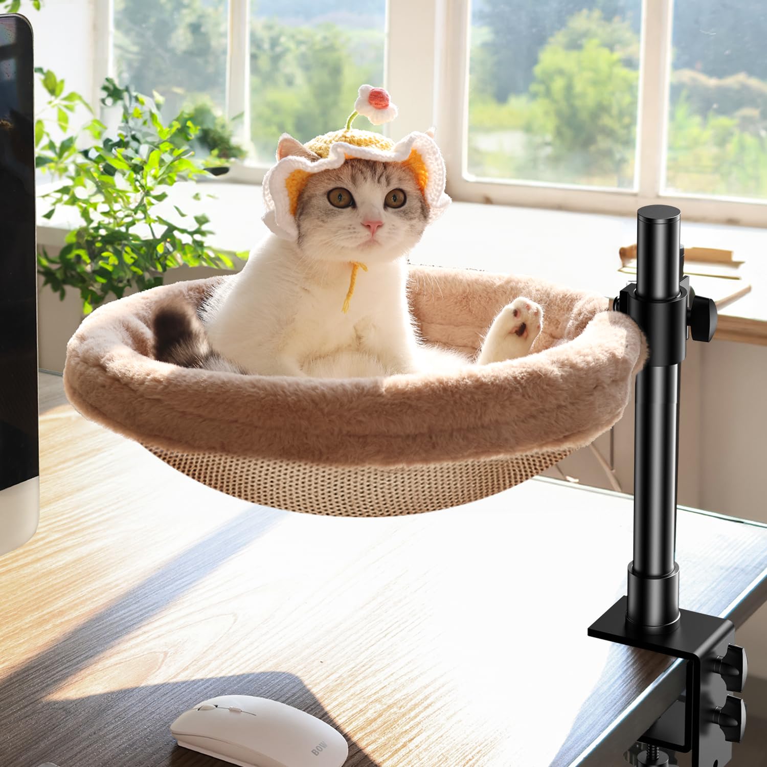 Giisorde cat desk bed front view, compact desk-side companionship.