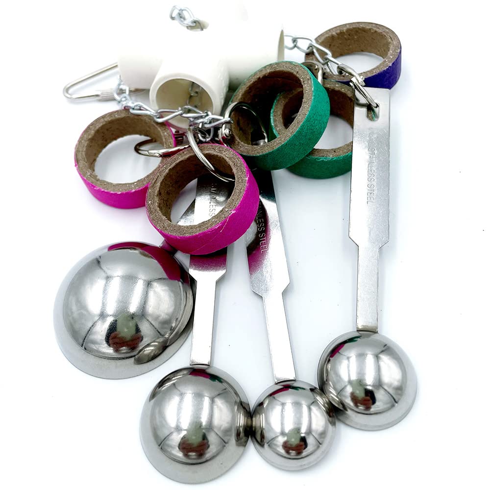 GILYGI boredom-relief toy stimulates activity and curiosity in small birds.
