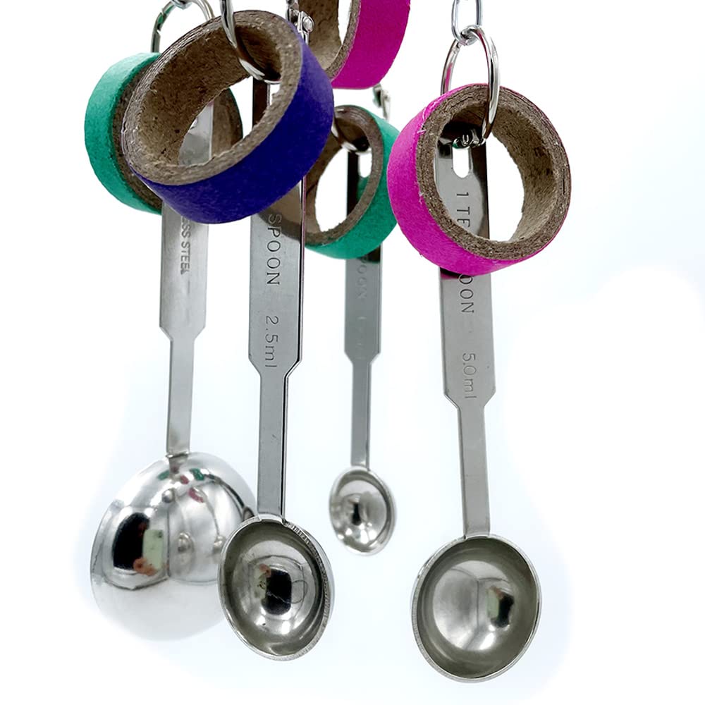 GILYGI safe cage toy accessory features stainless steel buckles for secure hangs.