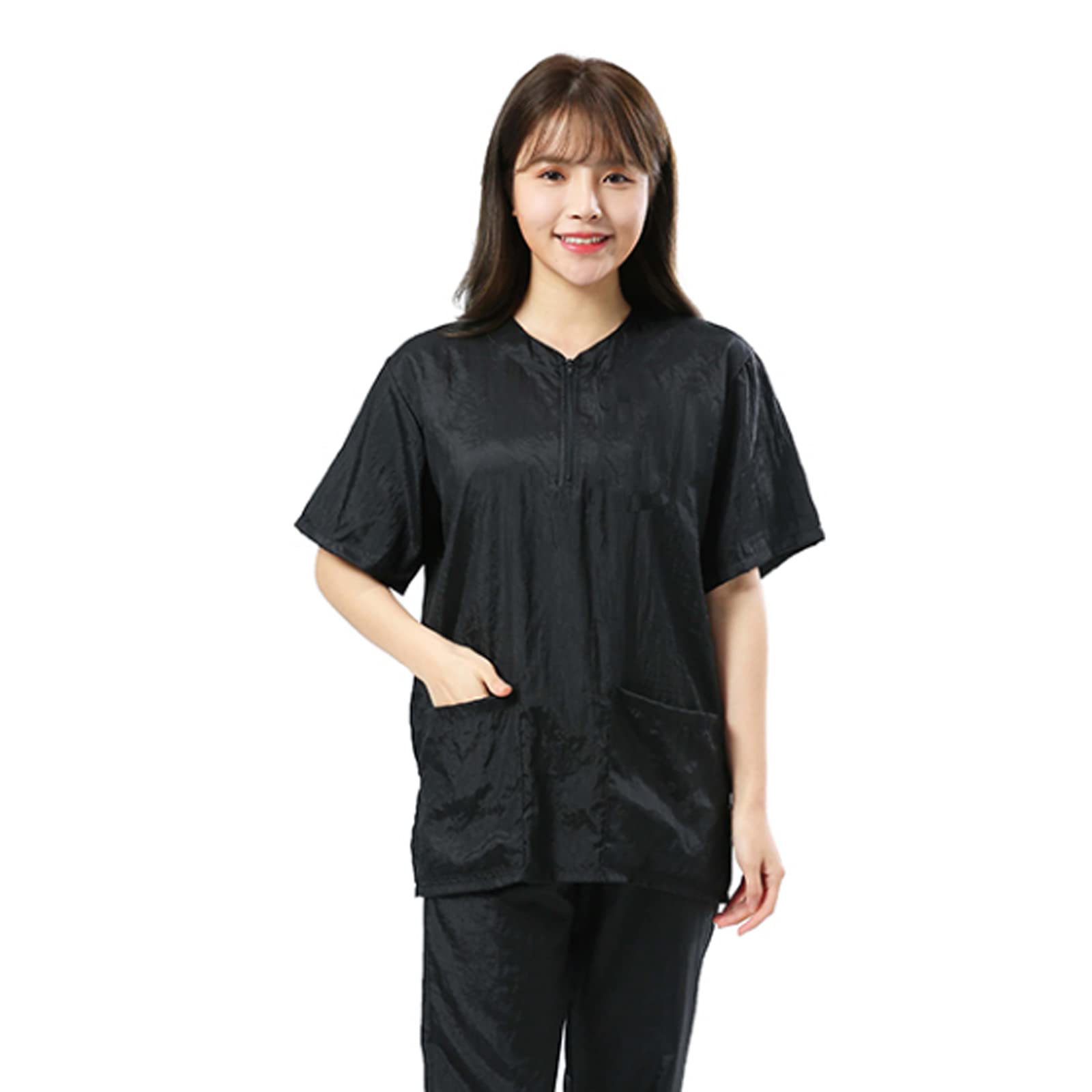 Gliitatu dog grooming smock cleaning step showing wipe-clean surface