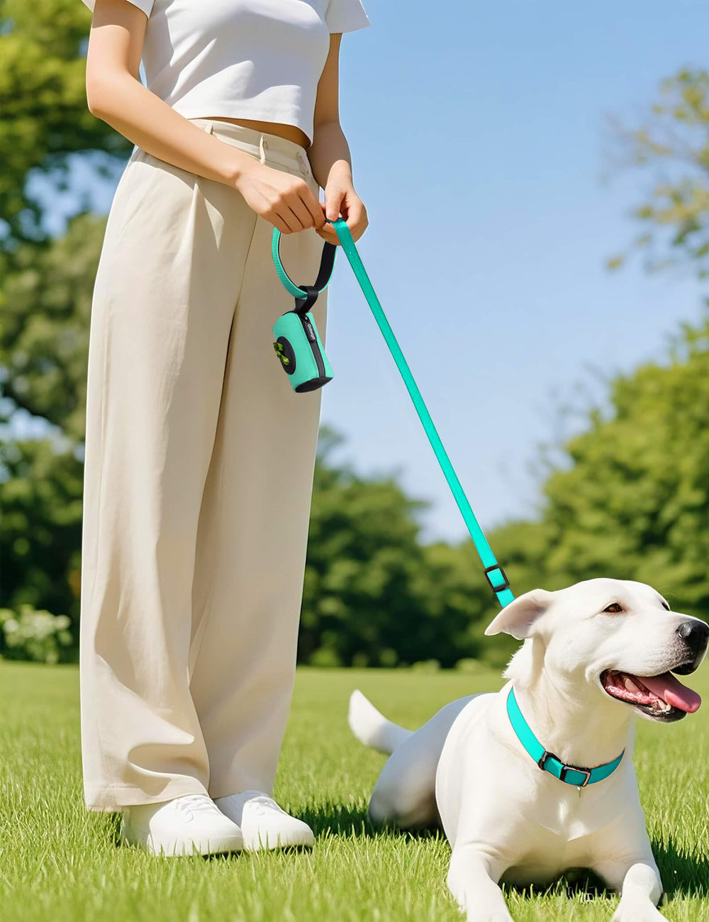 Gobeigo bone-shaped opening for effortless bag retrieval
