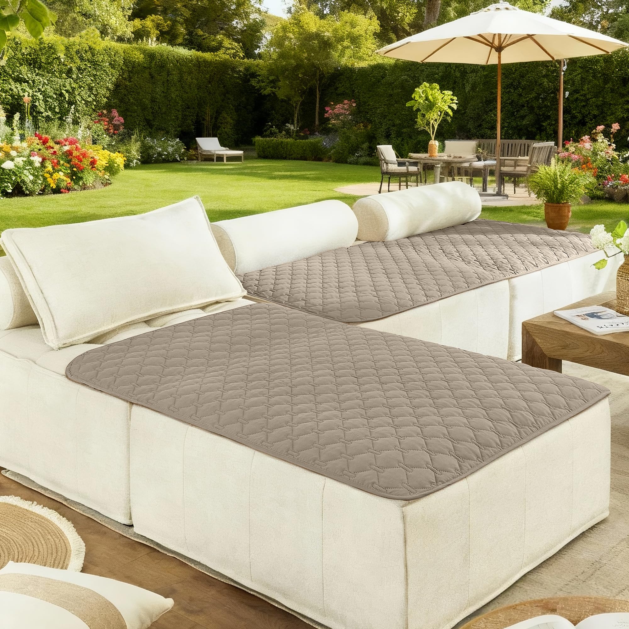 Gogobunny pet blanket offers cozy, versatile protection on surfaces.