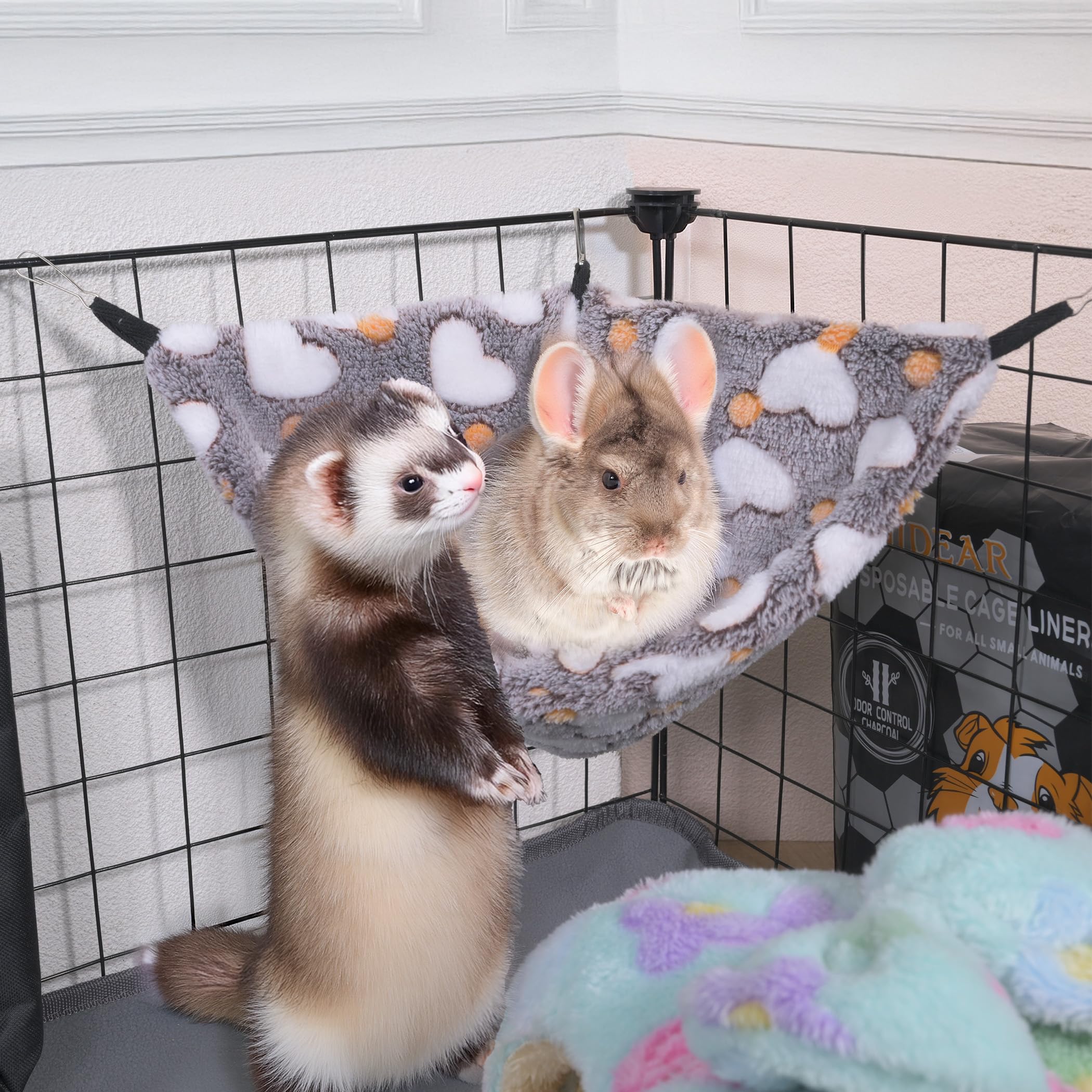 GOMICRAFT hammock-size-l suits ferrets and kittens with ample hideaway.