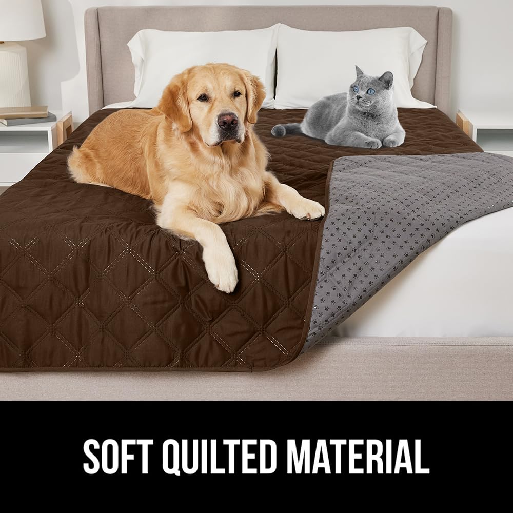 GORILLA GRIP bed cover edge-leakproof design keeps liquids contained.