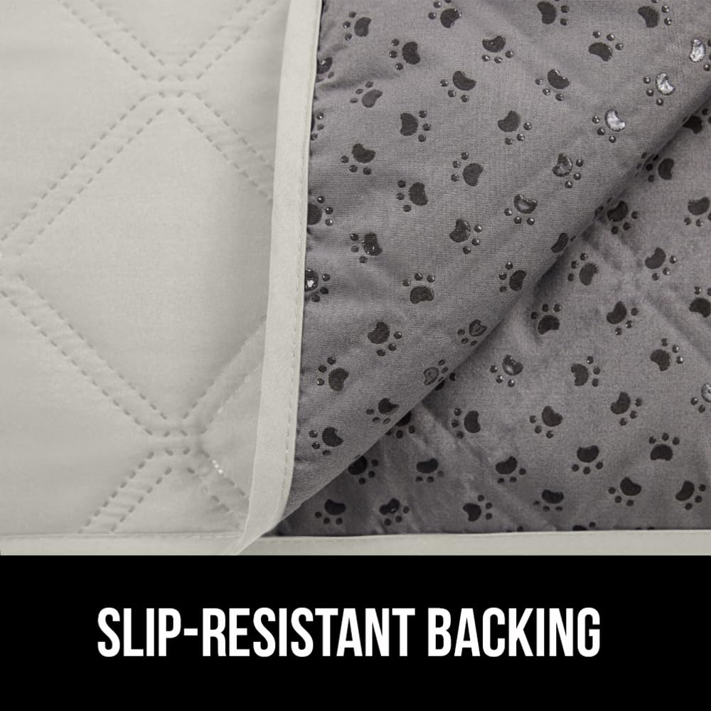 Gorilla Grip leakproof edge helps contain liquids and messes on the cover.