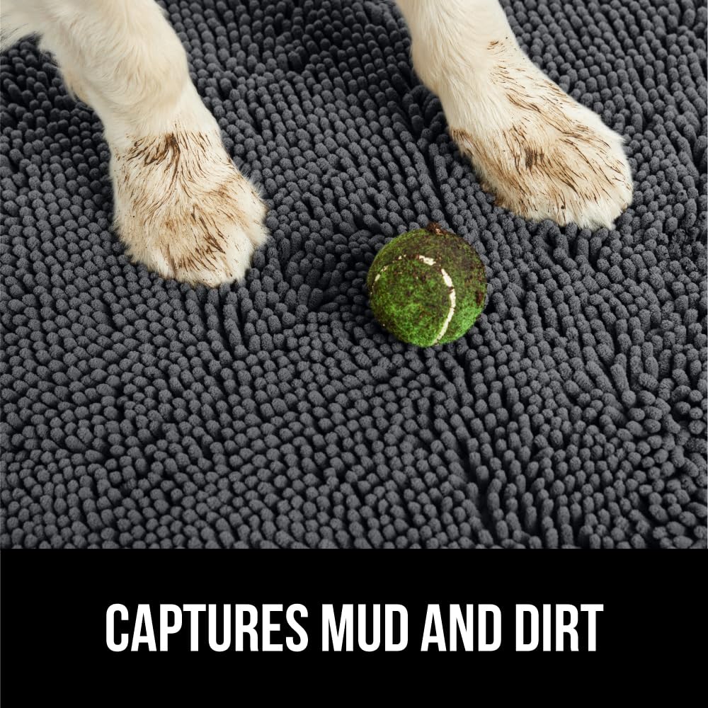 GORILLA GRIP SoakStopper soft chenille microfiber feels plush and dries quickly.