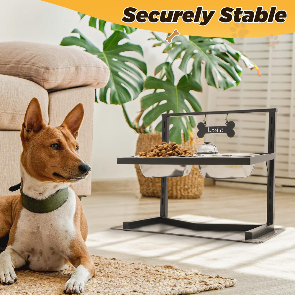 Grand Line setup showing dogs of varying sizes using the elevated bowls.