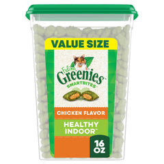 Greenies Feline Smartbites chicken-treat in tub supports digestion and weight-friendly snacking.