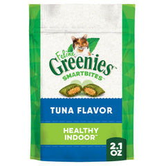 Greenies Feline Smartbites tuna pack close-up highlights a low-calorie reward for indoor cats.