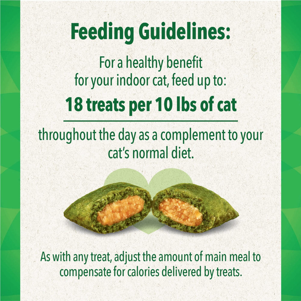 Greenies Smartbites cat daily snack scene for easy routine rewards.
