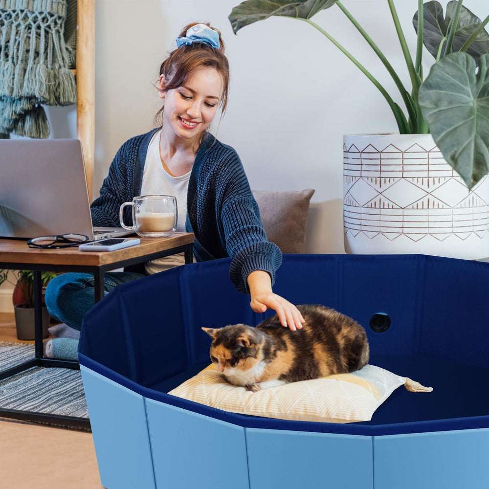HALAGAS indoor-outdoor cat birthing box in blue, easy to clean and transport