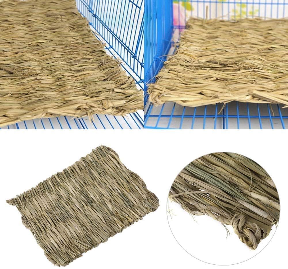 Hamiledyi natural straw material highlighting sustainability of the product.