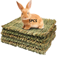 Hamiledyi grass mat pack of five mats offers cozy lounging and safe chewing for small pets.