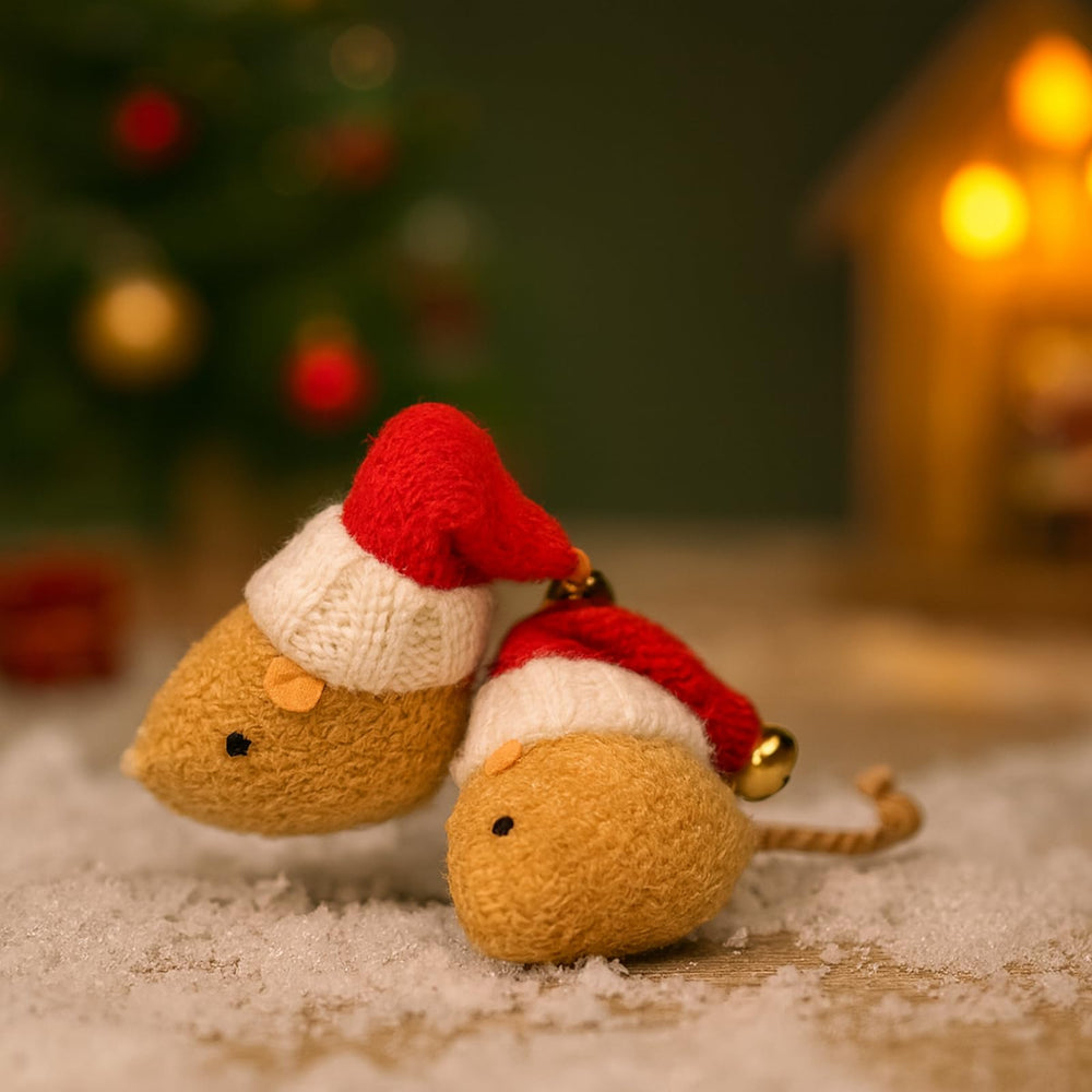 Haourlife catnip mice with a gold bell on the hat to boost interaction.