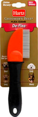 Hartz Groomer's Best Flea Comb teeth close-up demonstrates precise flea and debris removal.