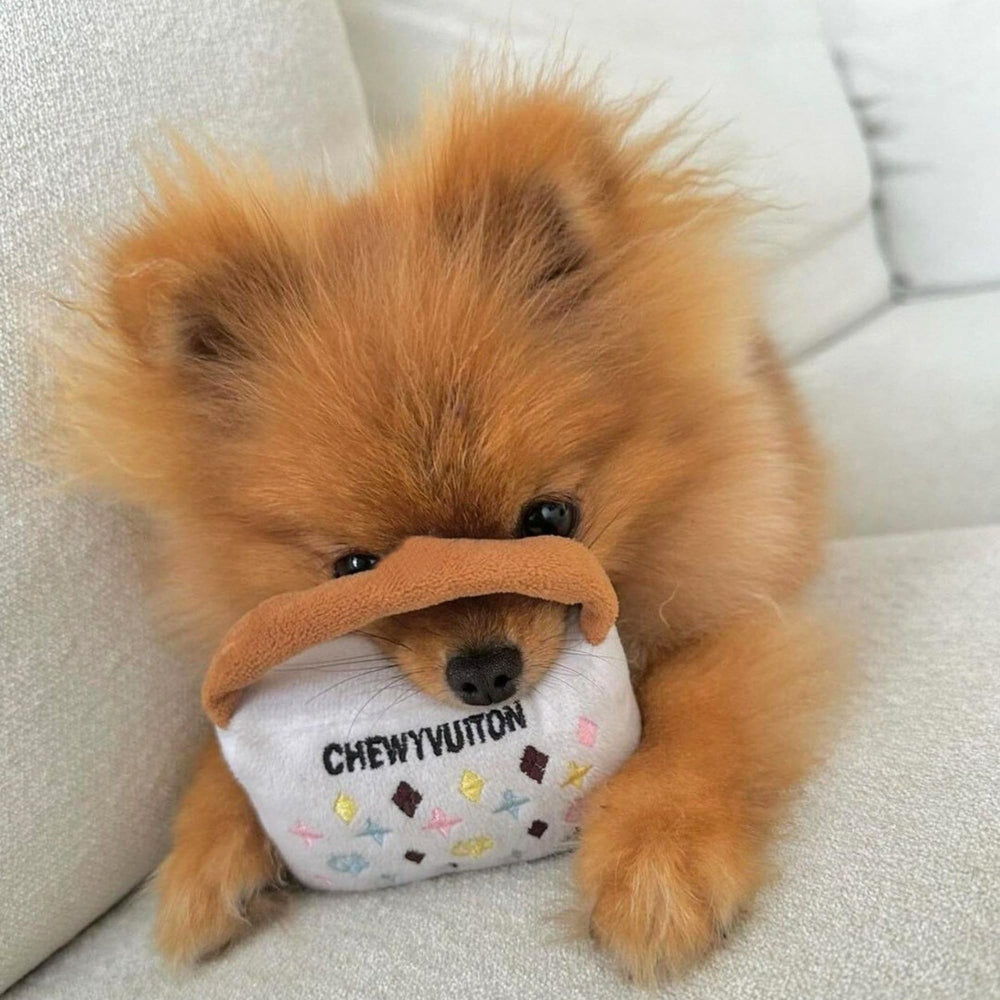 Haute Diggity Dog machine-washable design shows easy care for quick cleanup after messy play.