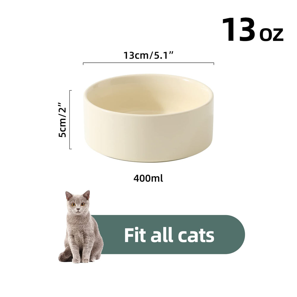Havniva bowls with a heavy base prevent sliding during feeding.