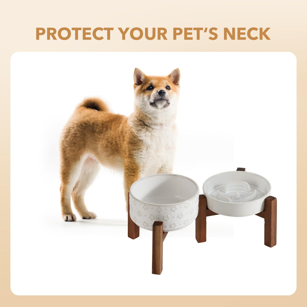 Havniva 2-bowl set keeps dining area tidy for pets.