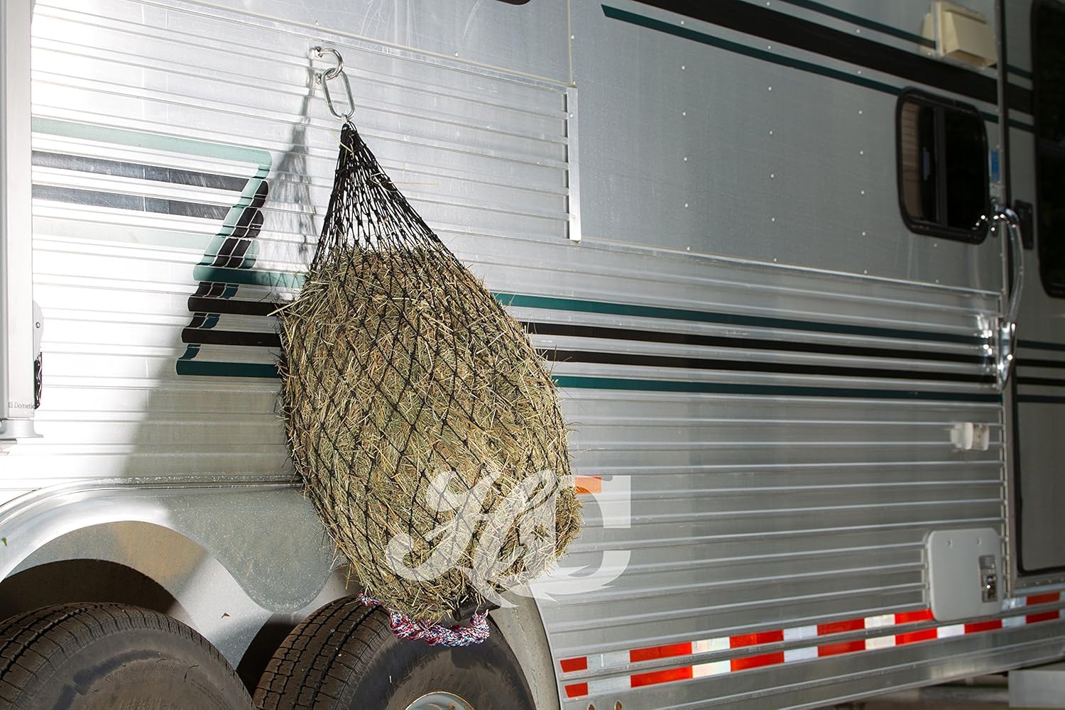 Hay Chix Hay Net half bale design suitable for stable or travel routines