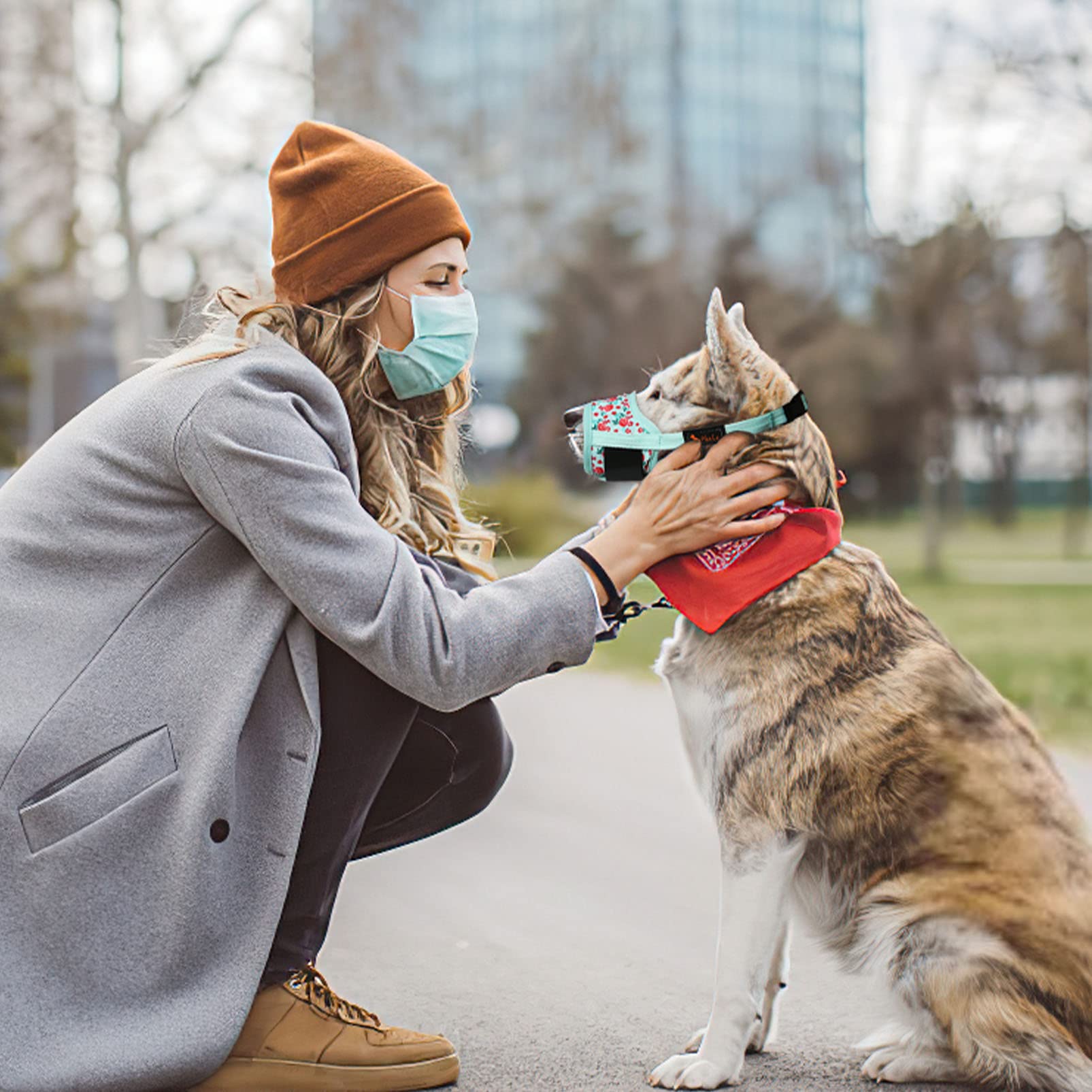 HEELE Dog Muzzle features space for drinking water while breathing comfortably.