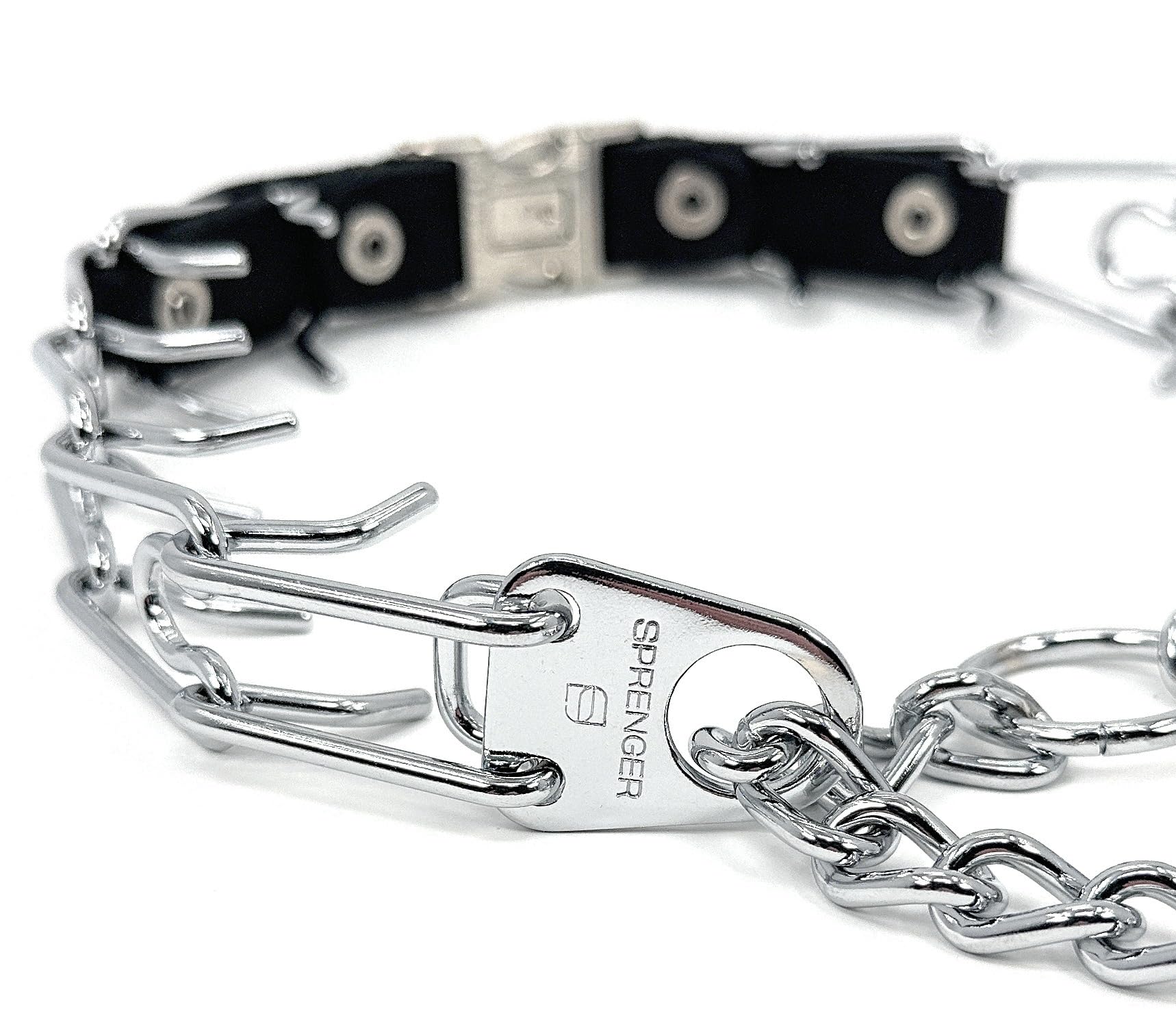 Quick-release buckle enables faster fitting for busy owners at home or on walks.