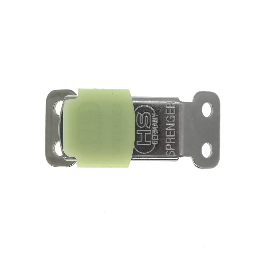Herm Sprenger universal-fit jacket snugly covers ClicLock buckles across sizes
