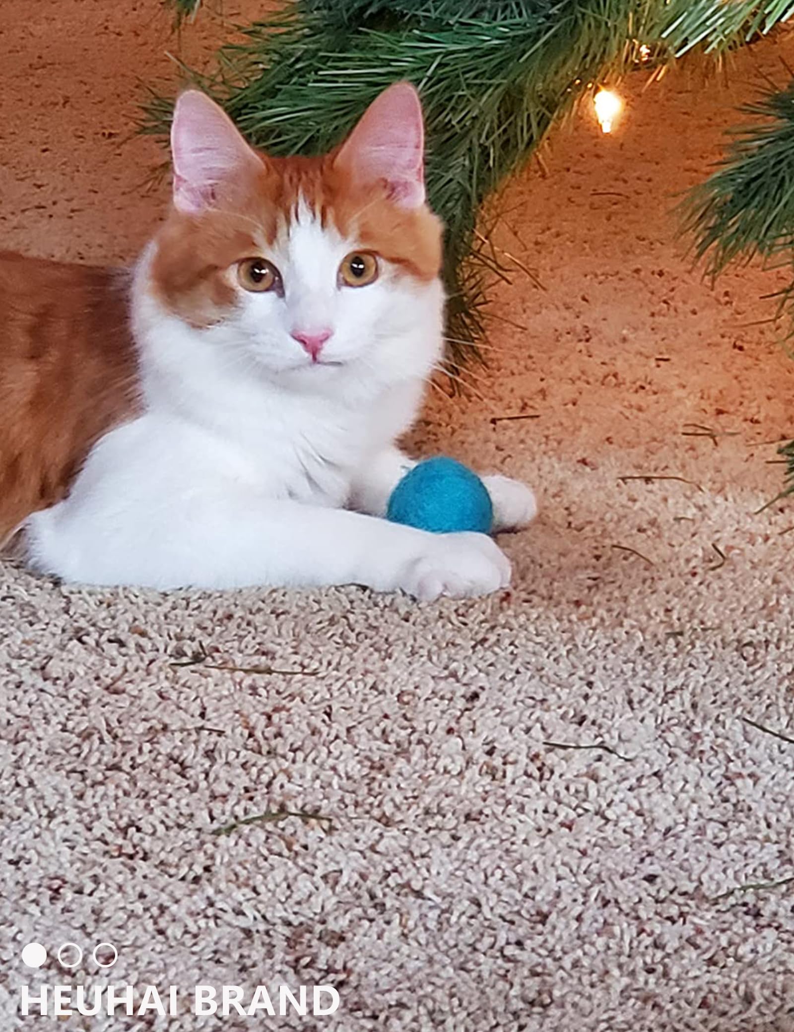 HEUHAI cat balls 1.25-inch diameter ideal for throwing games indoors.