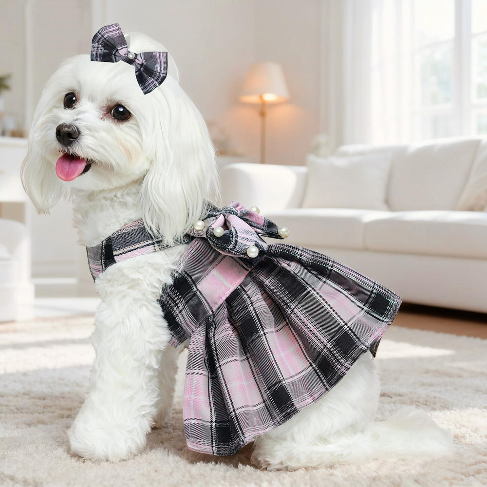 HhiMyOct pink dress with leash creates a cheerful, complete outfit.