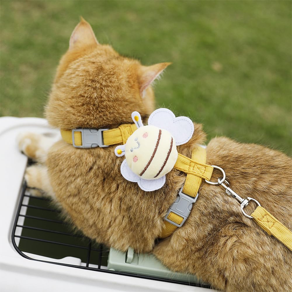 HHSSALIN leash length of 47.24 inches enables relaxed outdoor exploration