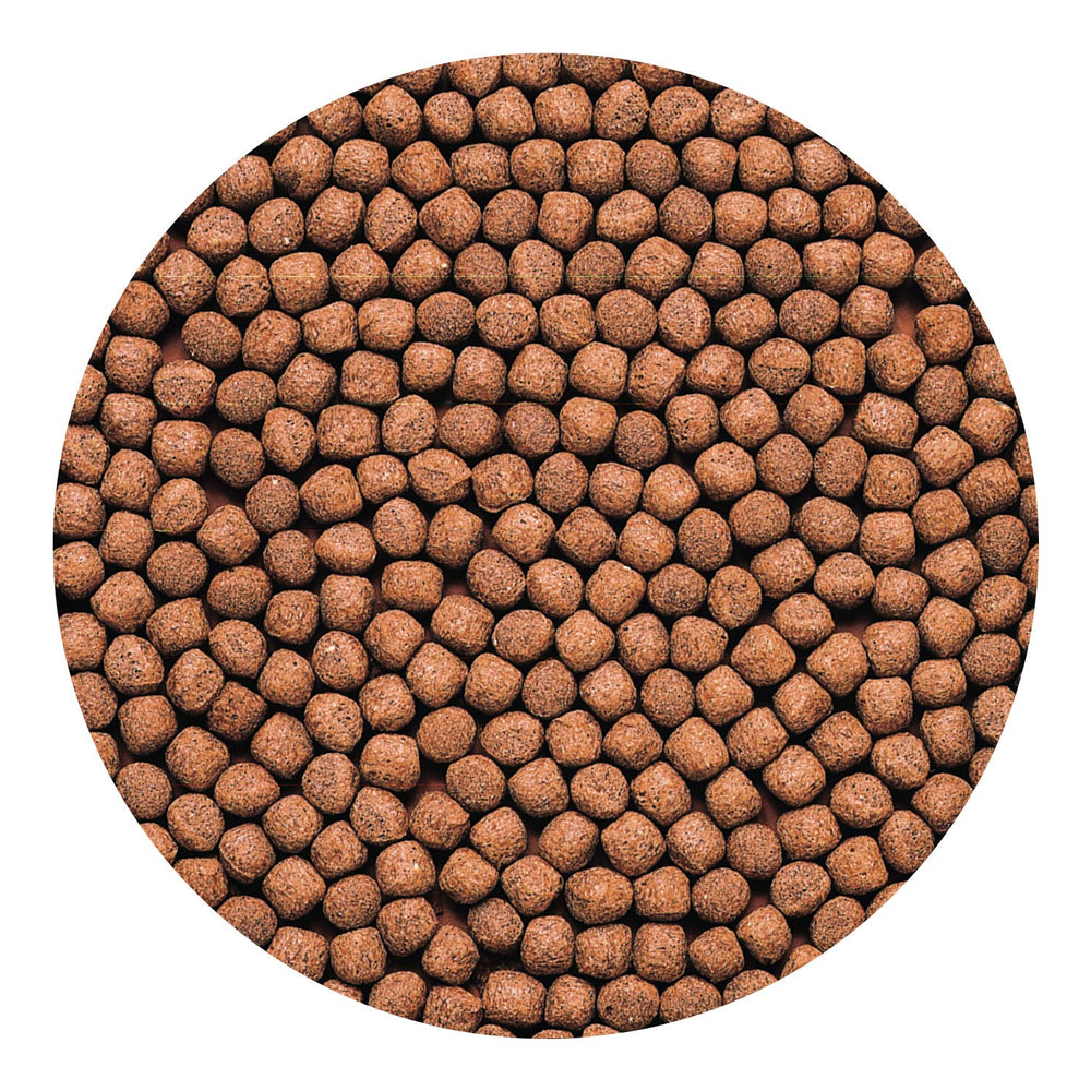 Hikari Cichlid Gold pellets keep water clear, minimizing clouding.