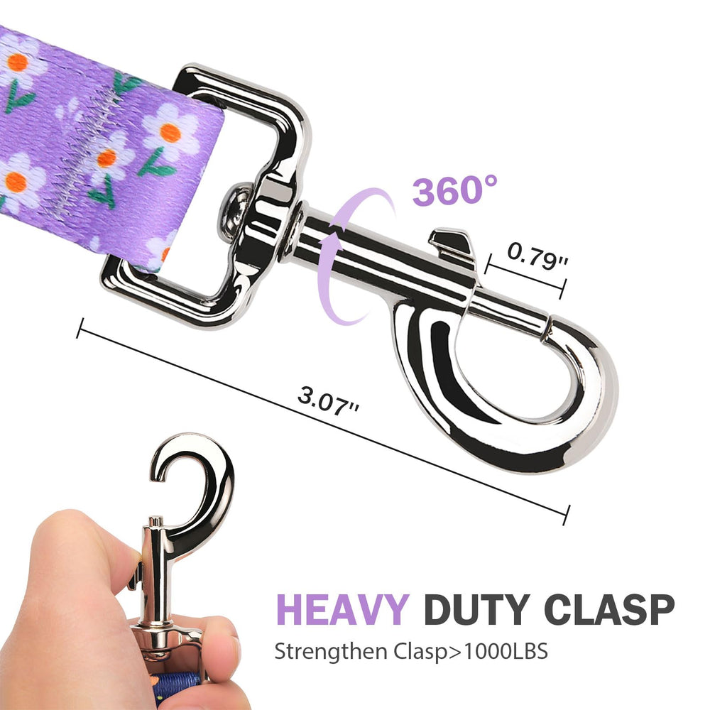 Hikiko 360 rotating clasp prevents tangling during outdoor walks