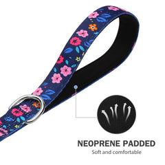 Hikiko leash D-ring near the handle for attaching accessories like waste bags.