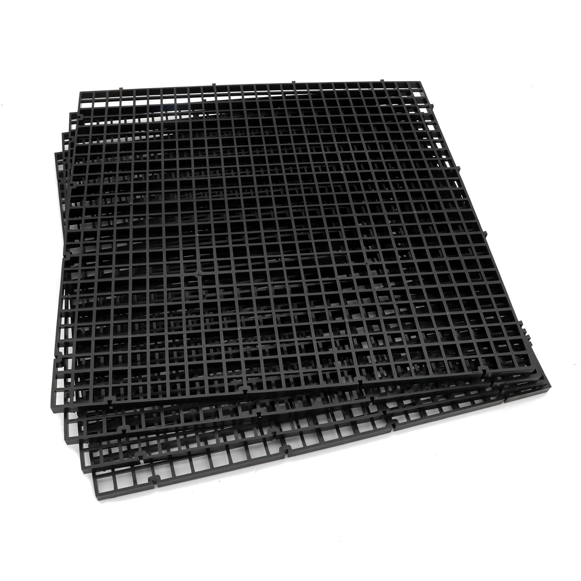 Hipanda plastic grid demonstrates trim-to-fit flexibility for 8mm glass aquariums.