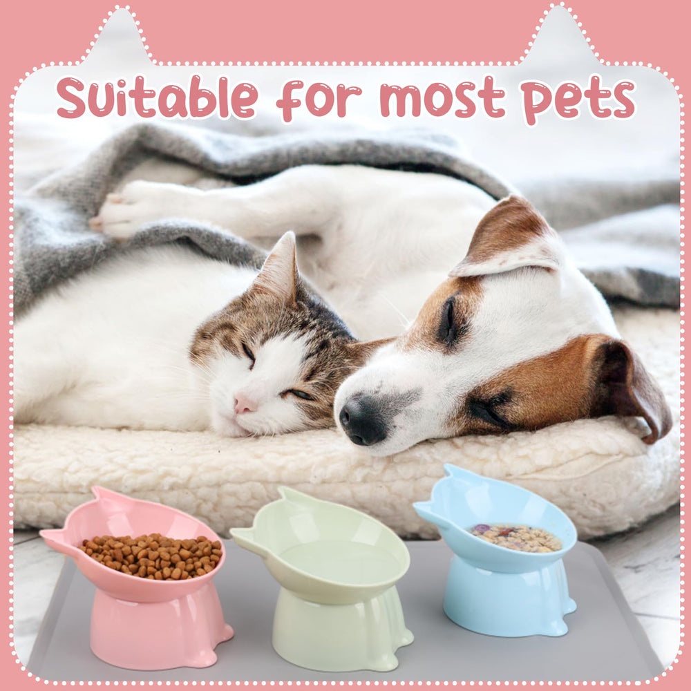 Hoemwarm anti-spill mealtime setup shown with three bowls on a mat.
