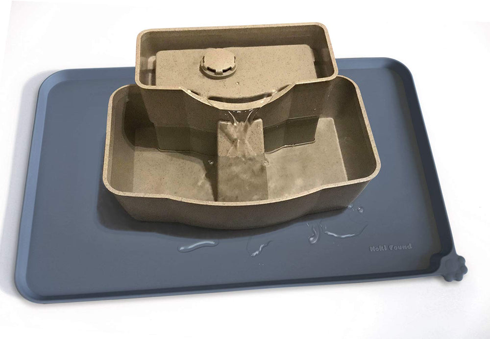 Hoki Found feeding mat durable silicone suited for travel.