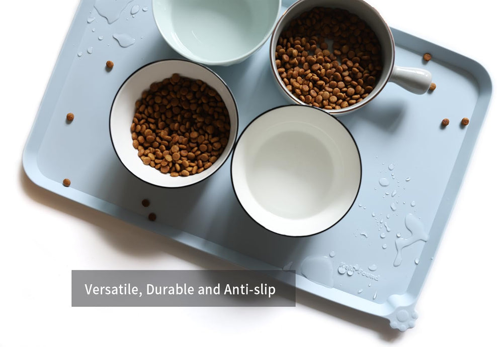 Hoki Found L travel-friendly mat folds easily for on-the-go feeding.