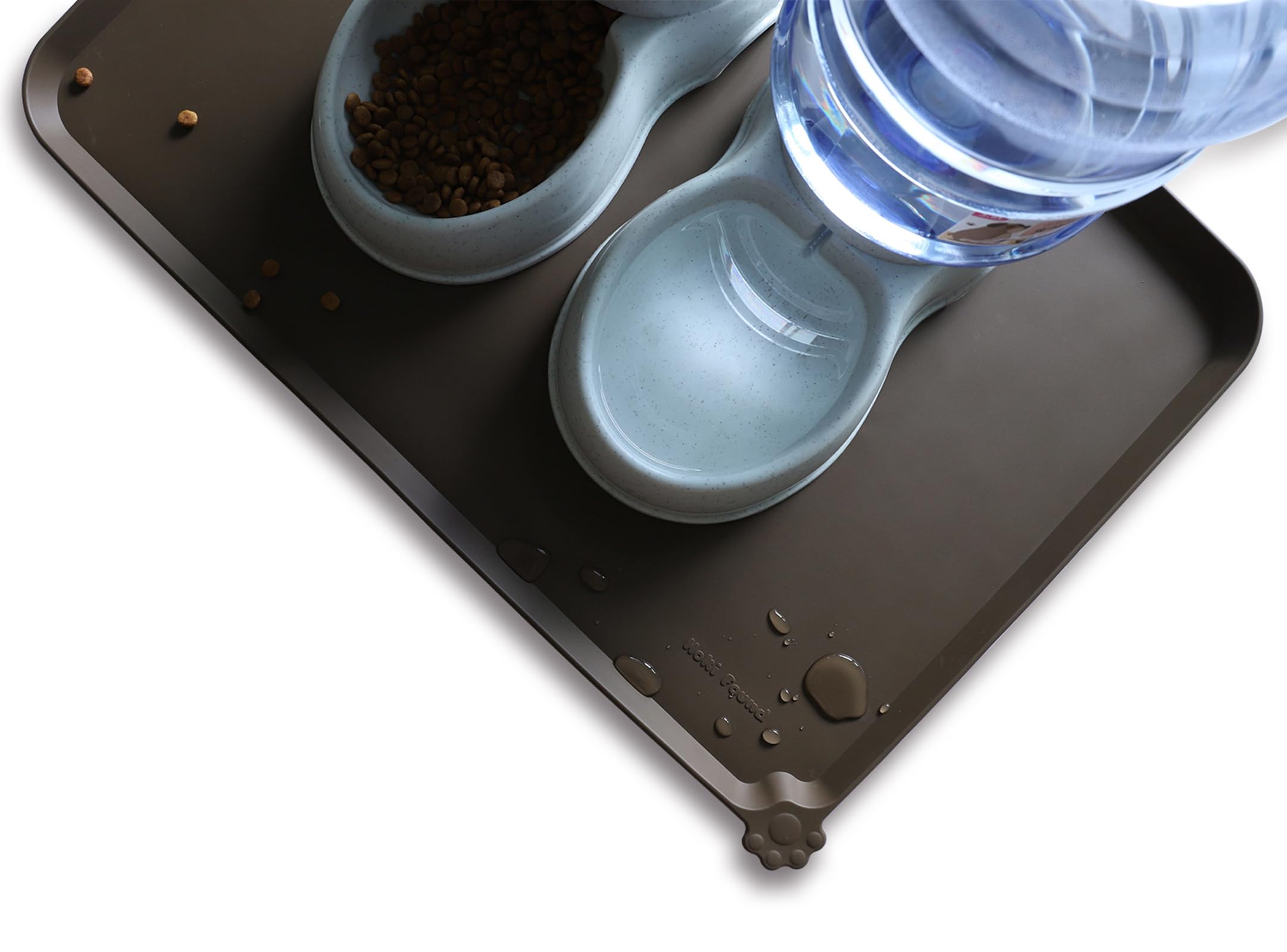 Hoki Found travel-friendly silicone mat for on-the-go feeding